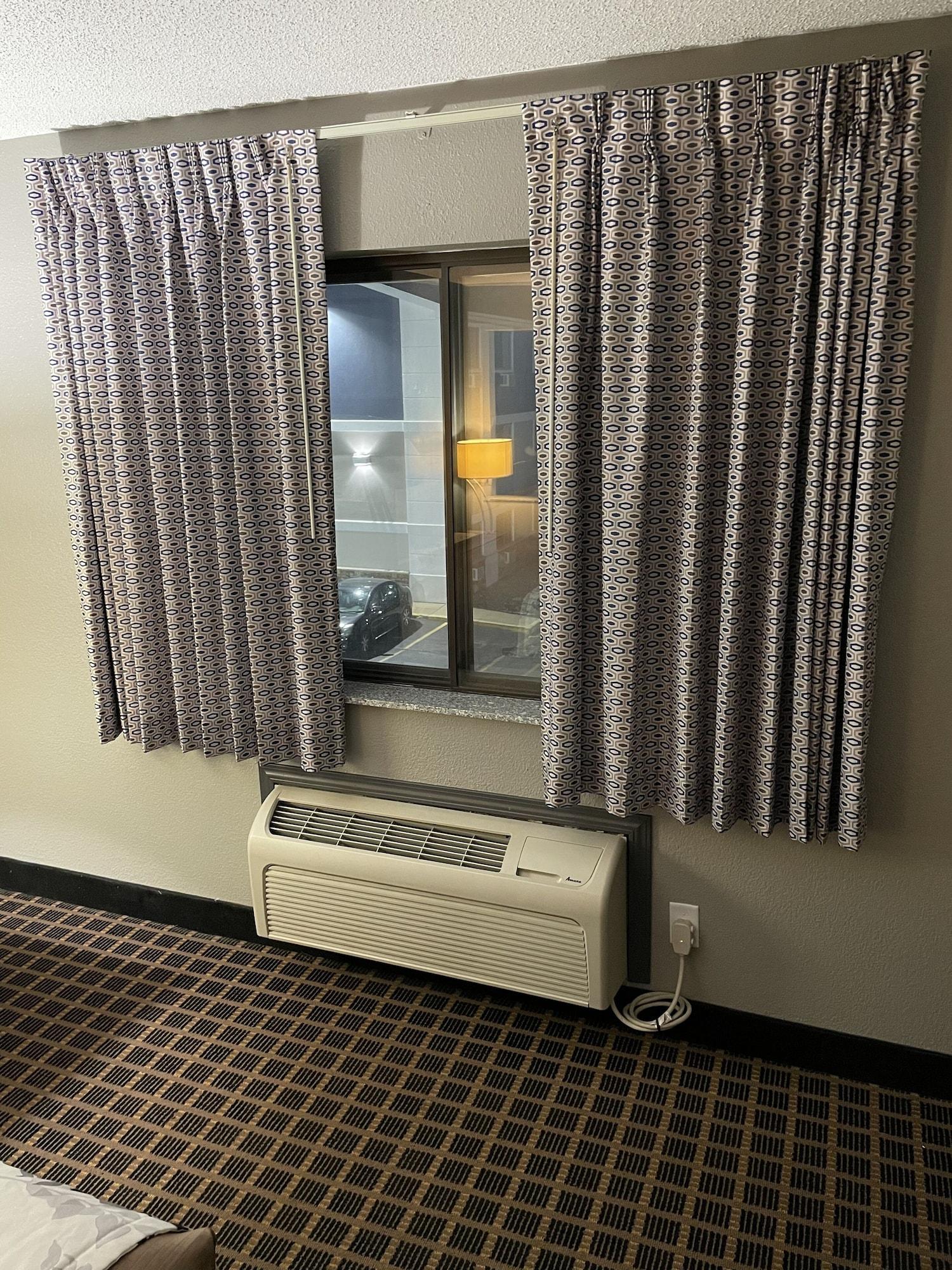 American Inn Cedar Rapids South Ngoại thất bức ảnh