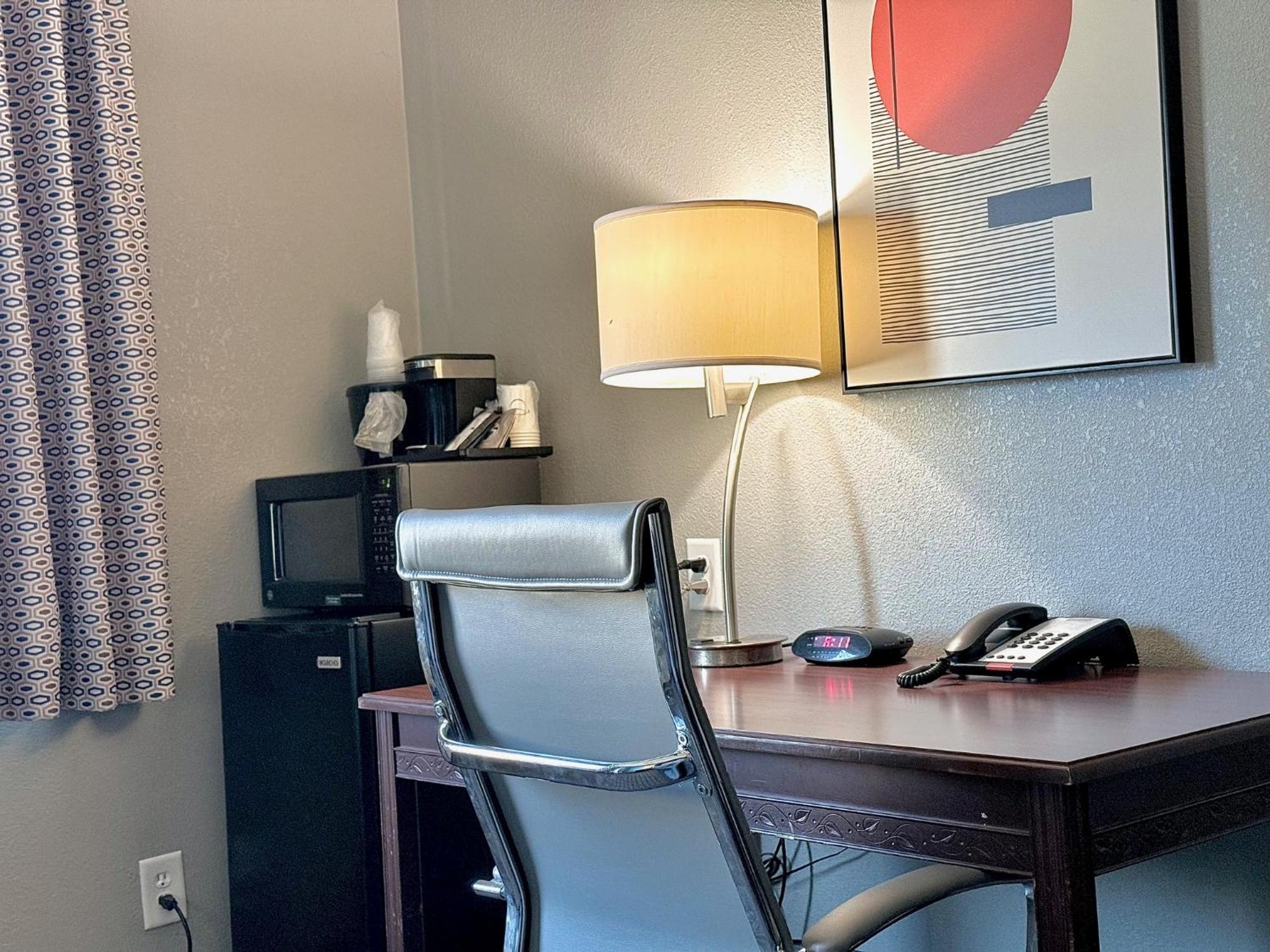 American Inn Cedar Rapids South Ngoại thất bức ảnh
