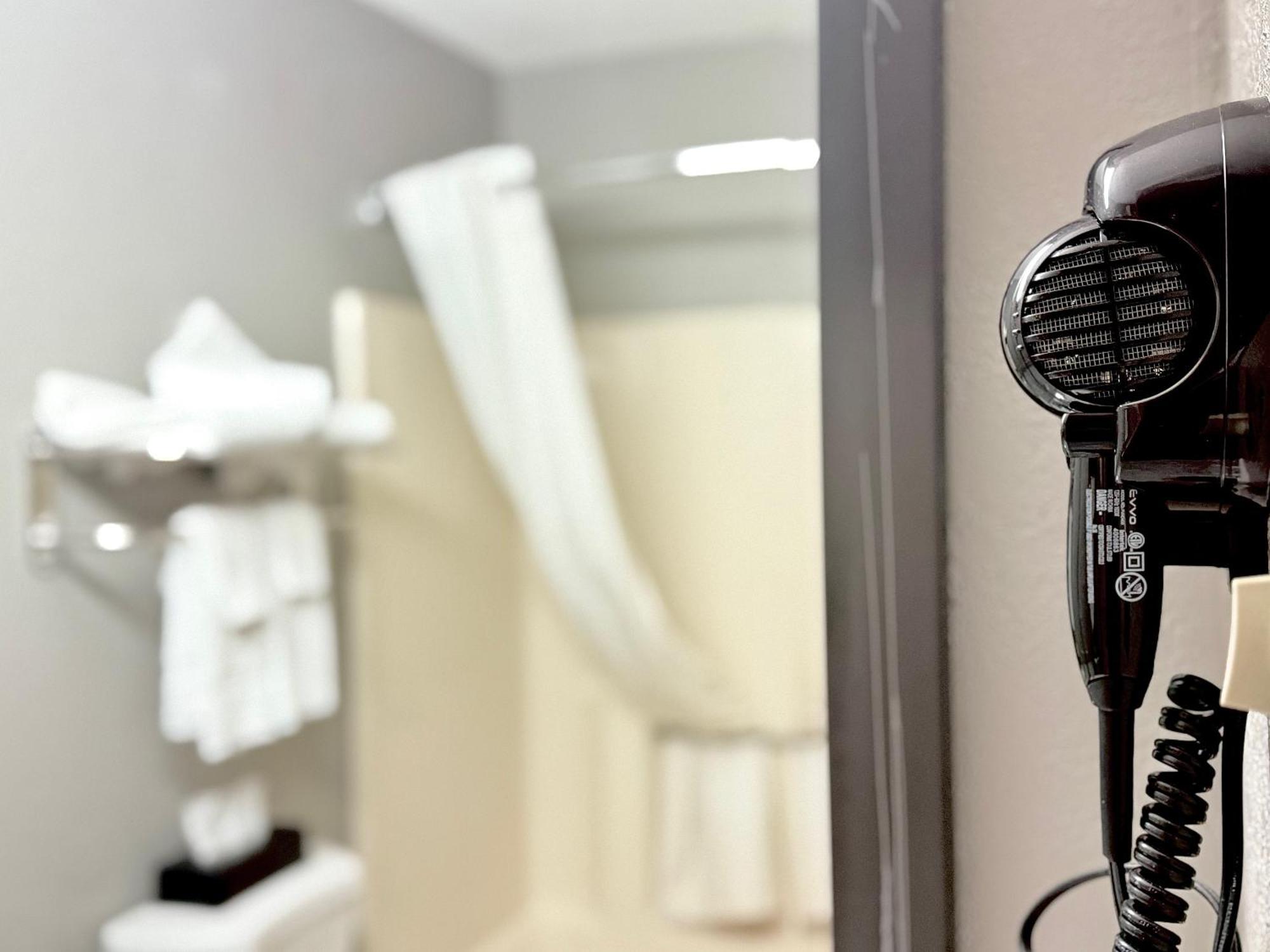 American Inn Cedar Rapids South Ngoại thất bức ảnh